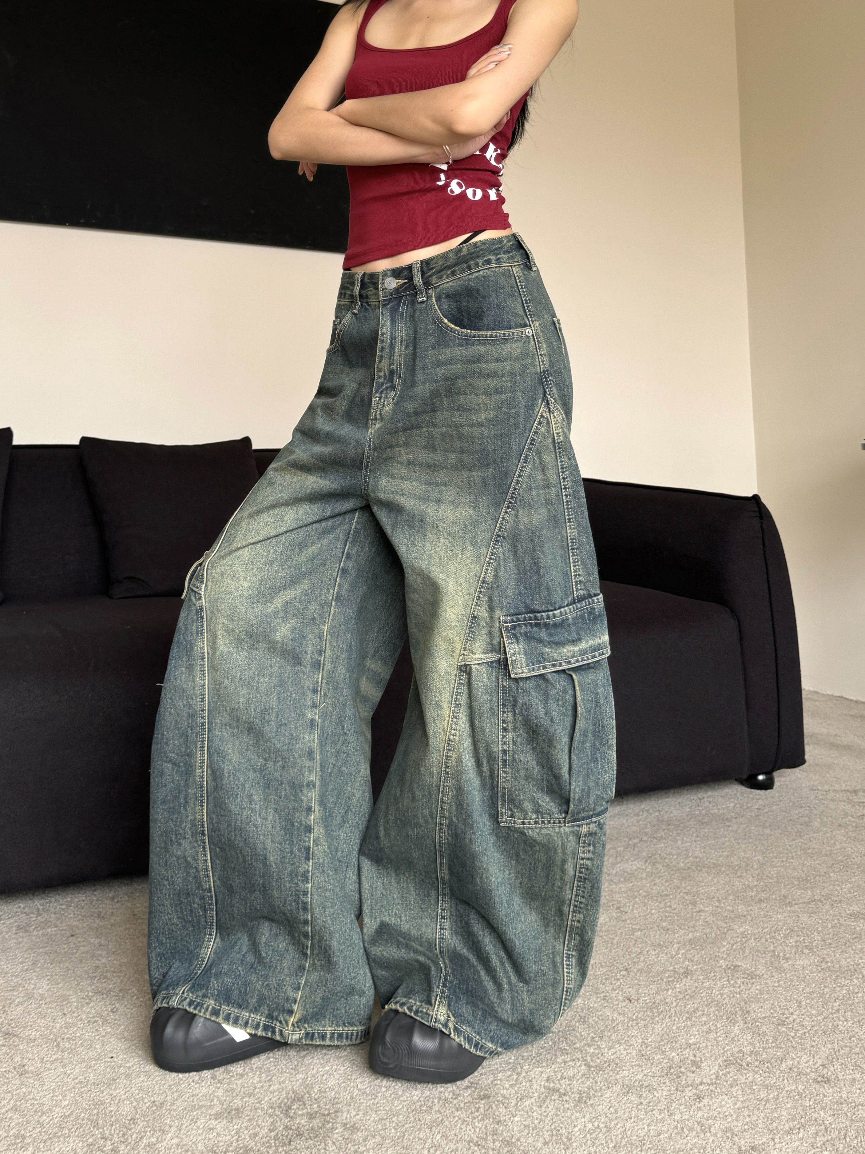 Vintage Loose Wash Blue Wide Pocket Distressed Workwear Jeans with Curved Blade Design - 90s Inspired Floor-Length Style