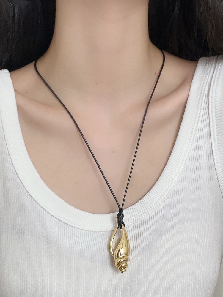 Vintage Metal Conch Shell Pendant Long Necklace for Women with Tied Leather Cord - Boho Chic Sweater Chain, 2024 Fashion Trend