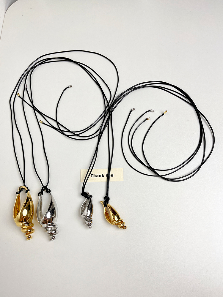 Vintage Metal Conch Shell Pendant Long Necklace for Women with Tied Leather Cord - Boho Chic Sweater Chain, 2024 Fashion Trend