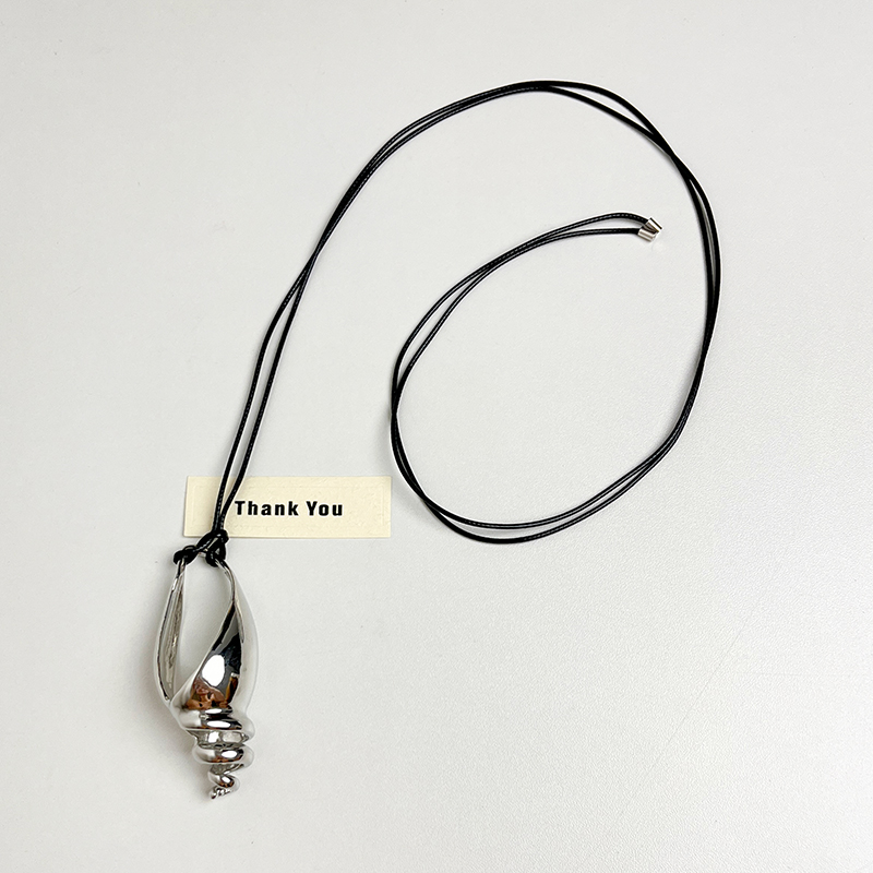 Vintage Metal Conch Shell Pendant Long Necklace for Women with Tied Leather Cord - Boho Chic Sweater Chain, 2024 Fashion Trend