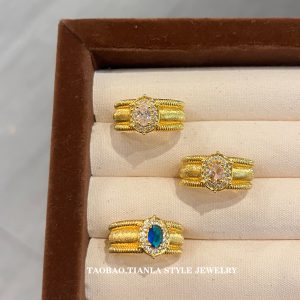 Vintage Pigeon Egg Open-Ended Ring for Women, Sparkling Wide Design, 2025 Trendy Niche Jewelry, Unique Fashion Accessory