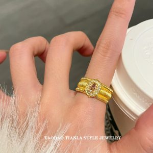 Vintage Pigeon Egg Open-Ended Ring for Women, Sparkling Wide Design, 2025 Trendy Niche Jewelry, Unique Fashion Accessory