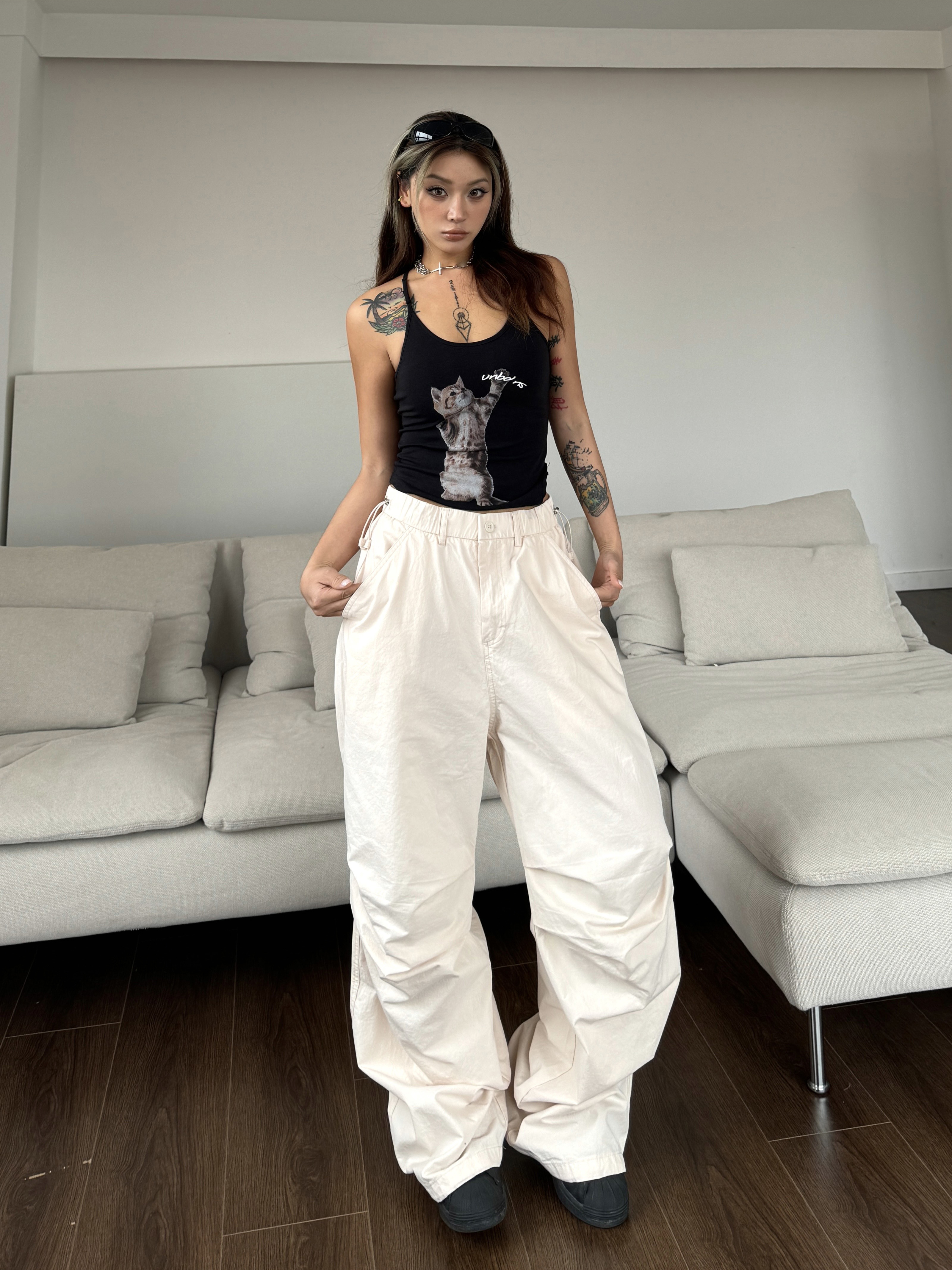 Vintage Street Style Pleated Wide-Leg Cargo Pants with Elastic Waist and Drawstring, Casual Loose Floor-Length Trousers for 90s Y2K Fashion