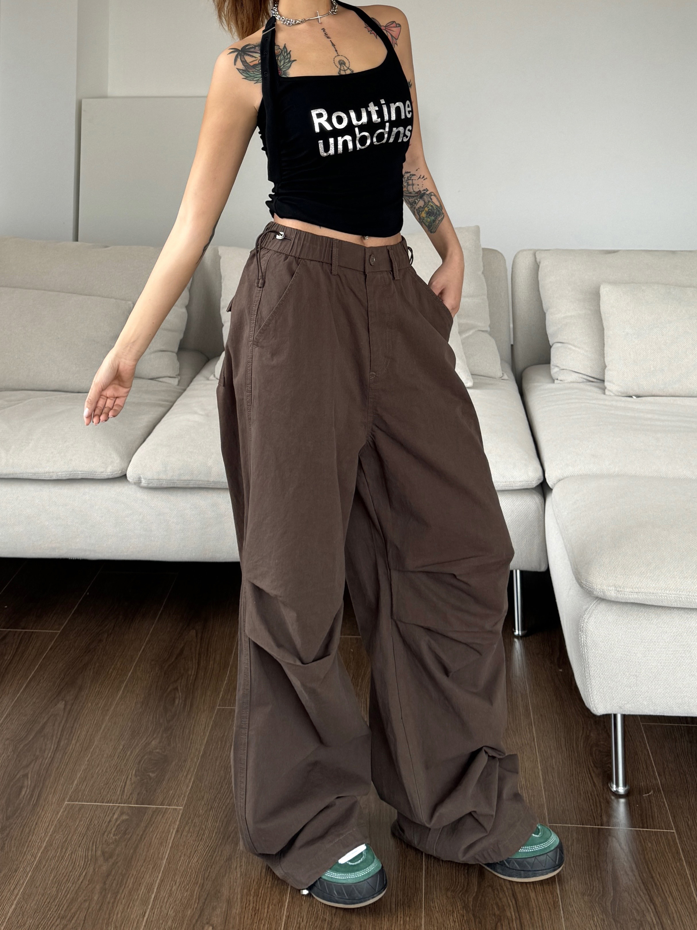 Vintage Street Style Pleated Wide-Leg Cargo Pants with Elastic Waist and Drawstring, Casual Loose Floor-Length Trousers for 90s Y2K Fashion