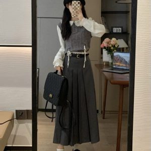 Vintage Style High-Waisted Long Skirt in Gray - Slim Fit Paper Doll Design for Spring Fashion