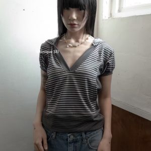 Vintage-Style Striped Hooded Summer Retro V-Neck Slim-Fit Short Sleeve T-Shirt Top - Unique 90s Inspired Casual Wear