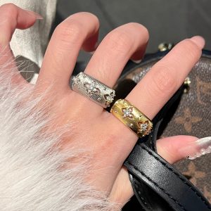 Vintage-Style Textured Open Ring with Sparkling Diamonds, High-End Light Luxury Design, Trendy Index Finger Jewelry