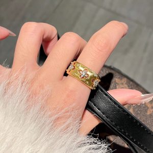 Vintage-Style Textured Open Ring with Sparkling Diamonds, High-End Light Luxury Design, Trendy Index Finger Jewelry