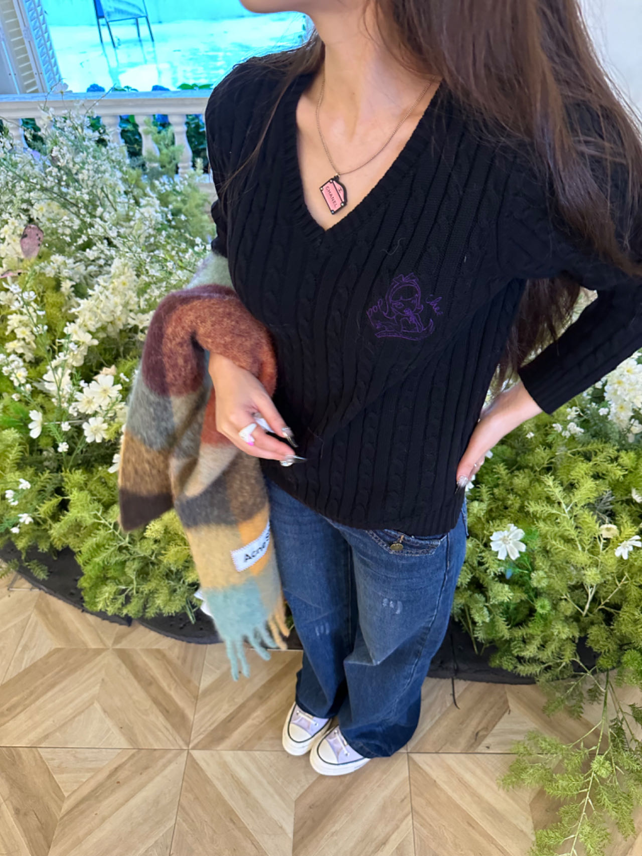 Vintage V-Neck Two-Color Cable Knit Sweater for Autumn & Winter - Cozy Retro Style, Perfect for Fall Fashion