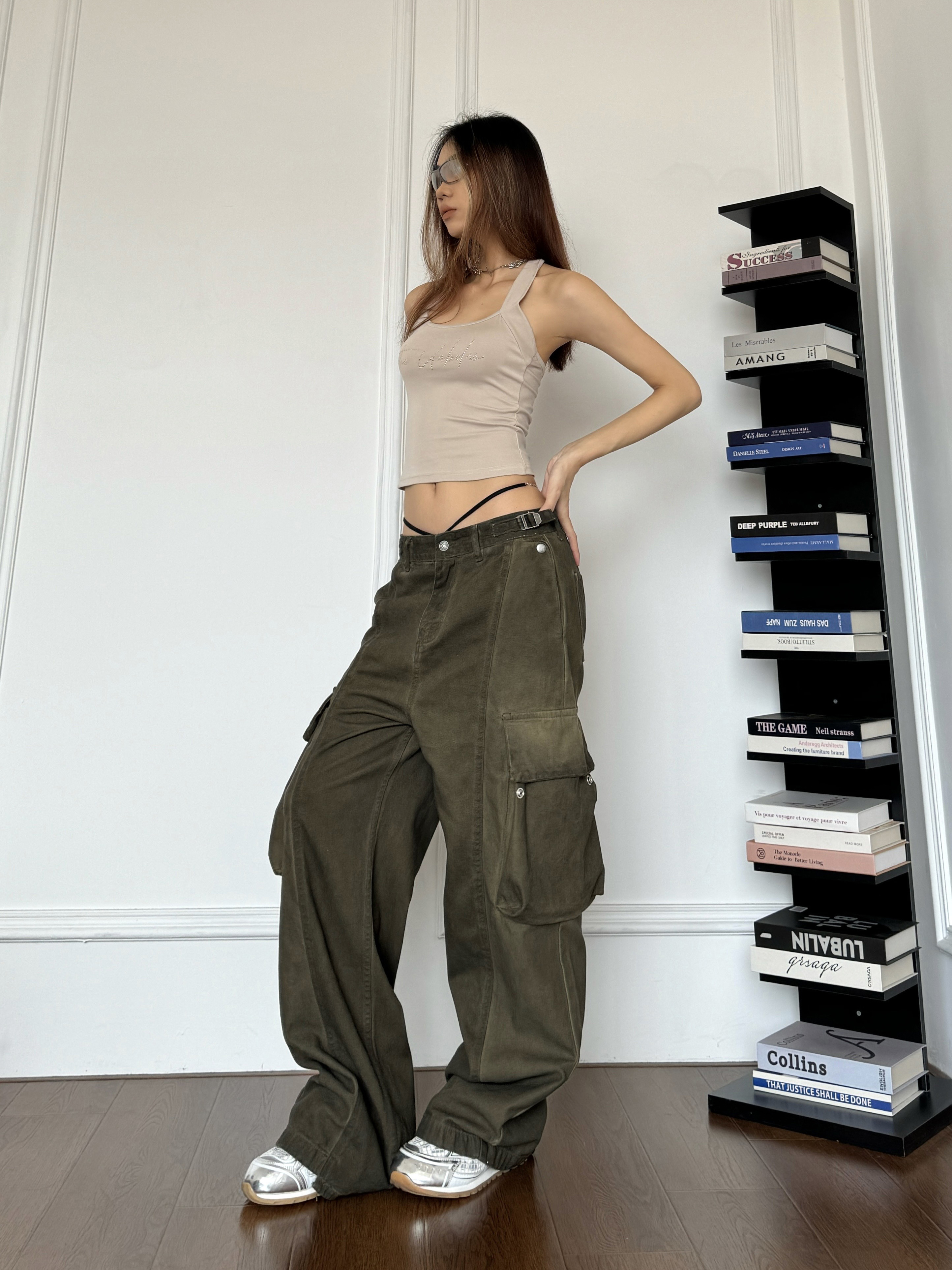 Vintage Wash Distressed Wide-Leg Cargo Pants for Women - High Street Floor-Length, Loose Fit with Big Pockets, Y2K Style