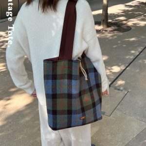 Vintage Wool Plaid Large Capacity Tote Bag - Niche Commuter Shoulder Bag for Effortless Style and Everyday Use