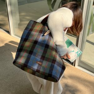 Vintage Wool Plaid Large Capacity Tote Bag - Niche Commuter Shoulder Bag for Effortless Style and Everyday Use