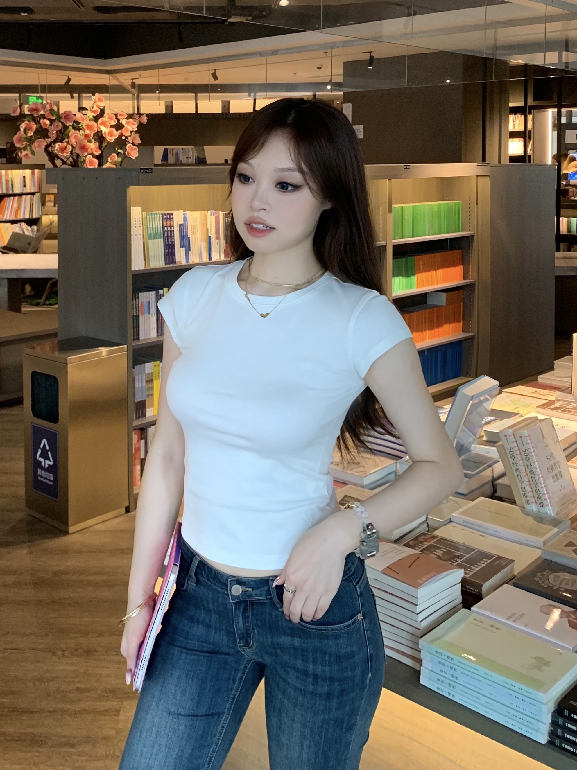 Waist-Cinching Straight Shoulder T-Shirt - Smooth, Breathable Fabric in 4 Colors - Trendy Casual Style for Everyday Wear