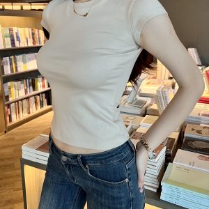 Waist-Cinching Straight Shoulder T-Shirt - Smooth, Breathable Fabric in 4 Colors - Trendy Casual Style for Everyday Wear