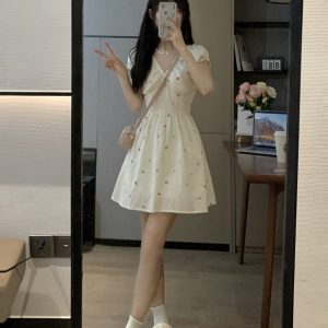 Waist-Defined French Dress with Dopamine Design for Spring Summer Beach Vacation Style
