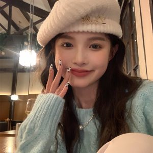 Warm Plush Knitted Beret Hat for Women - 