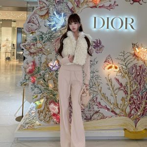 Warm Sweetheart Long Sleeve Knitted T-Shirt and V-Neck Casual Pants Set - Elegant Slimming Two-Piece Outfit for Effortless Style