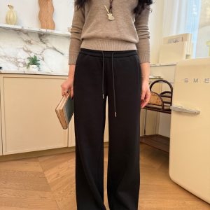 Warm Winter Fleece Sweatpants - 460g Thick, Comfortable Fit for Cozy Days, Essential Basic for Cold Weather Fashion