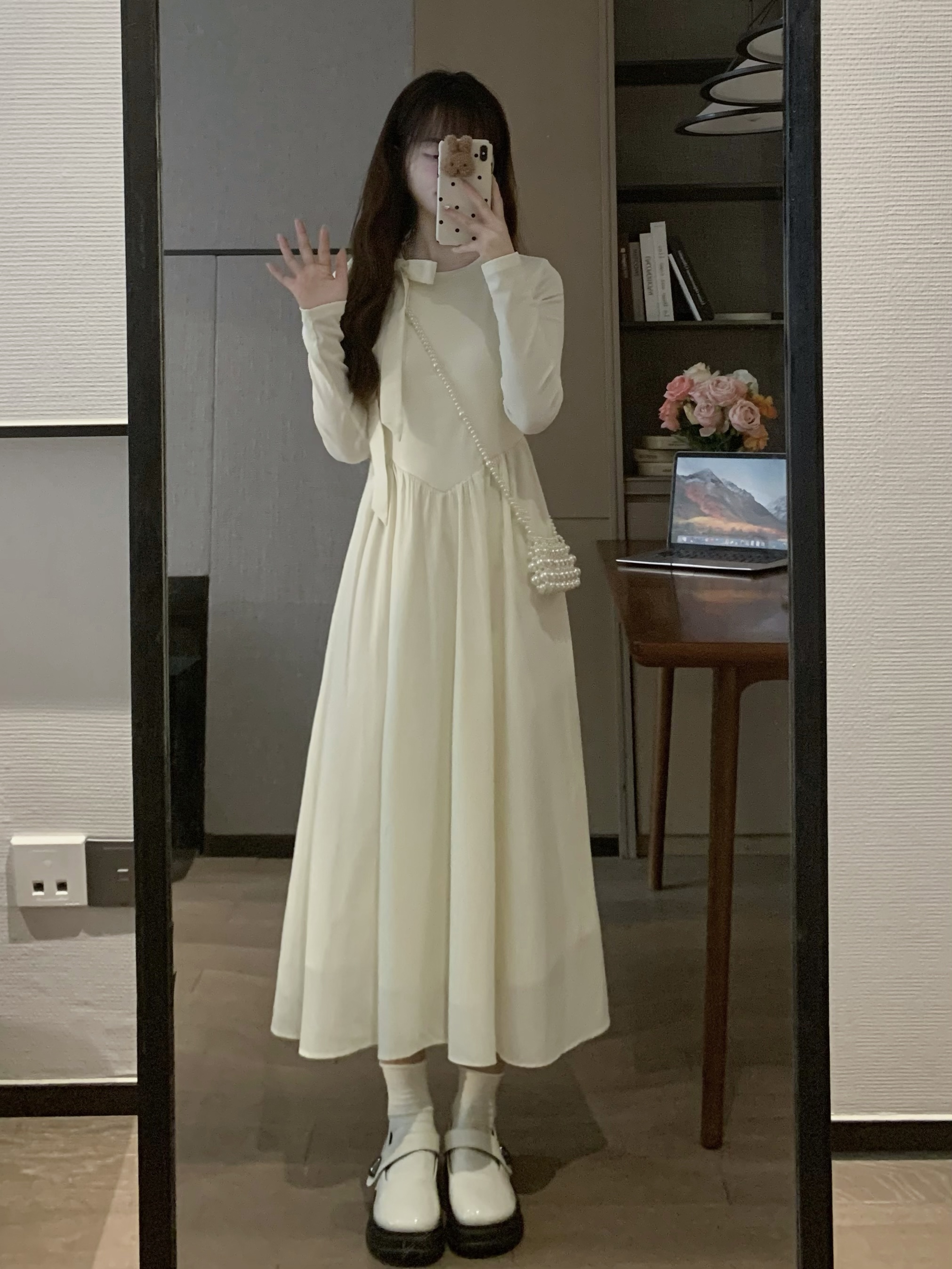 White Lace Long Sleeve Dress, French Waist-Cinching Design, Sweet Tea Break Style, Romantic First Love, Chinese Style, Perfect for Dates