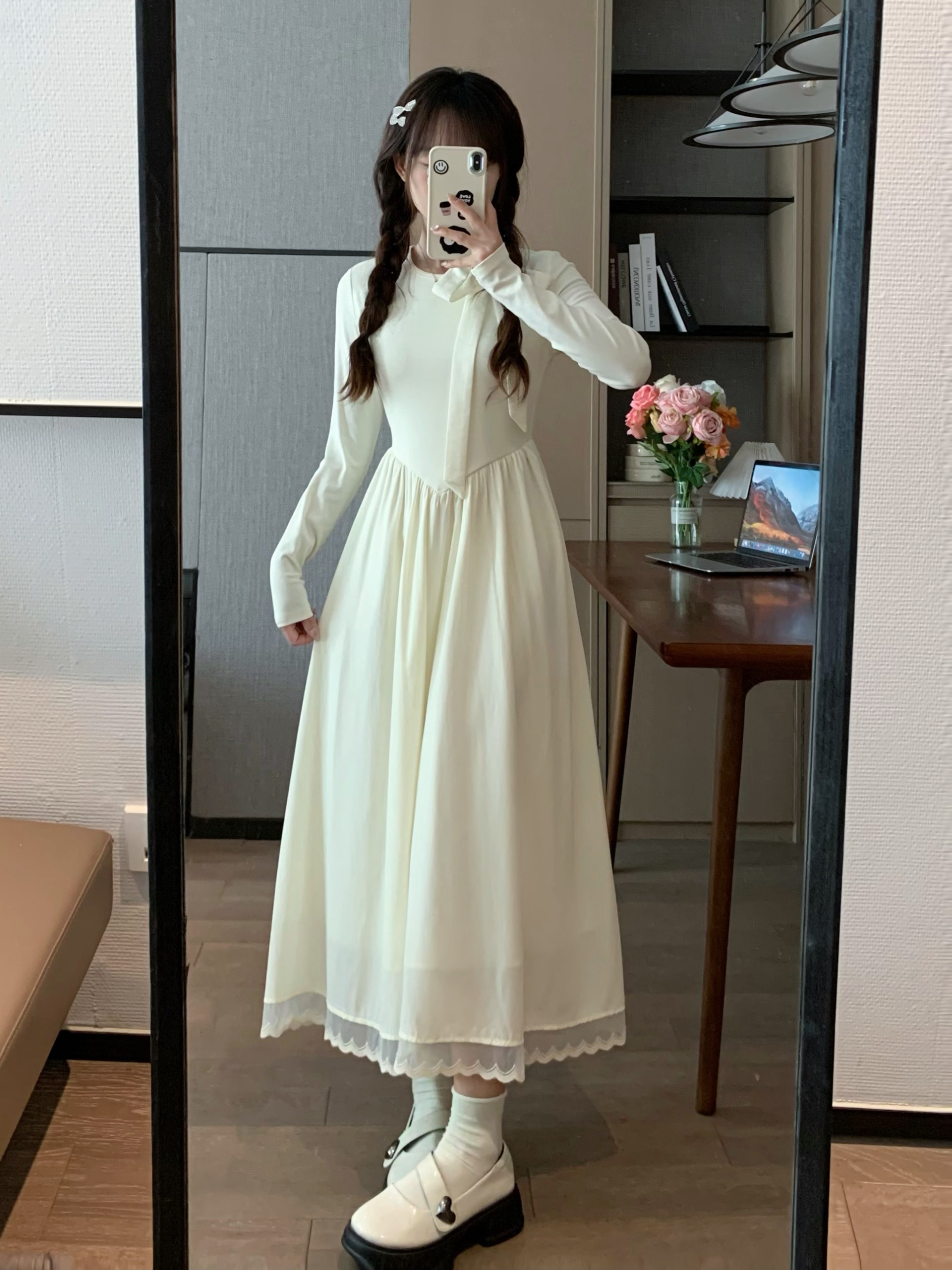 White Lace Long Sleeve Dress, French Waist-Cinching Design, Sweet Tea Break Style, Romantic First Love, Chinese Style, Perfect for Dates