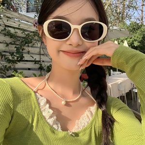 White Oval Cat-Eye Sunglasses - Trendy 2024 European American Shades for Hot Girl Fashion, Vintage-Inspired Cat Eye Eyewear
