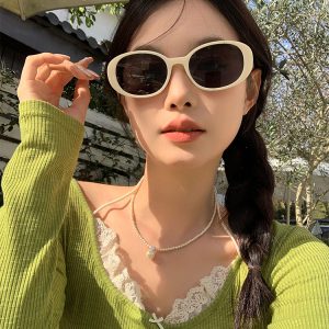 White Oval Cat-Eye Sunglasses - Trendy 2024 European American Shades for Hot Girl Fashion, Vintage-Inspired Cat Eye Eyewear