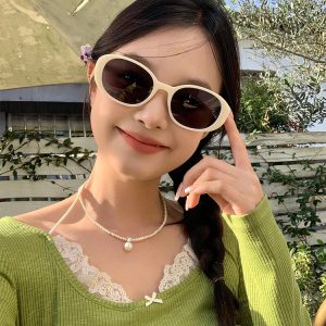 White Oval Cat-Eye Sunglasses - Trendy 2024 European American Shades for Hot Girl Fashion, Vintage-Inspired Cat Eye Eyewear