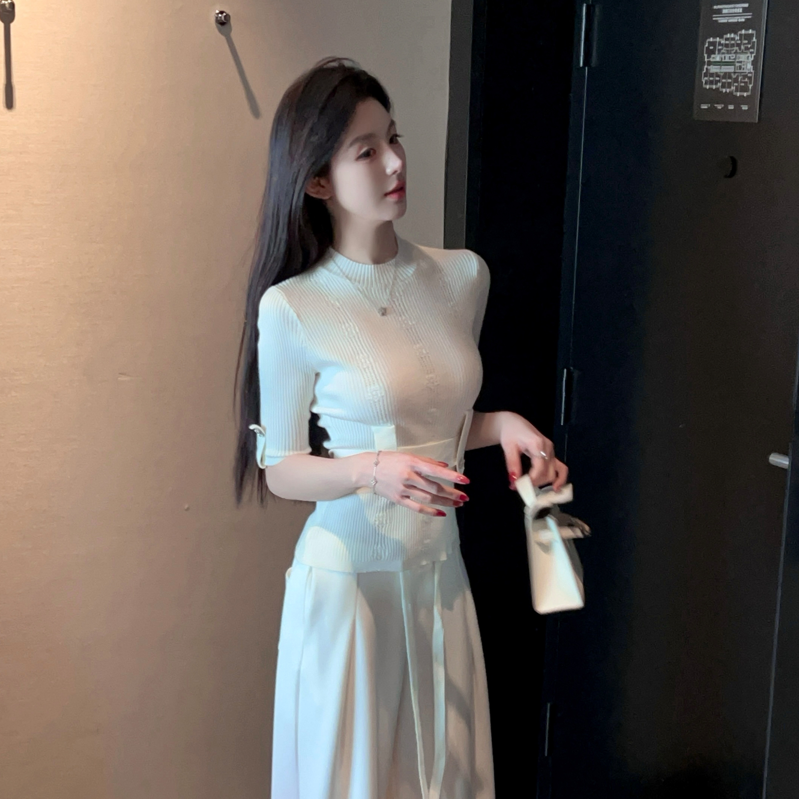 White Ribbed Knitted Top for Women - Spring Short Sleeve Waist-Cinching Slimming Tie Design, Perfect for Casual Y2K Style