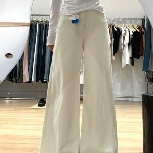 White Wide-Leg High-Waisted Summer Jeans for Women - Flattering Loose-Fitting Floor-Length Style, Perfect for Casual Outfits