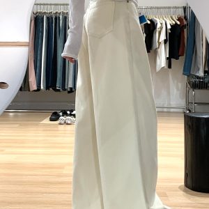 White Wide-Leg High-Waisted Summer Jeans for Women - Flattering Loose-Fitting Floor-Length Style, Perfect for Casual Outfits