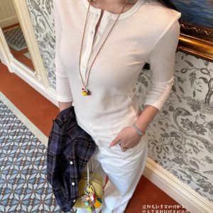 Wide-Leg White Jeans for Women | Fashion Editor Style | Effortlessly Chic & Trendy | Perfect for Casual or Dressy Looks