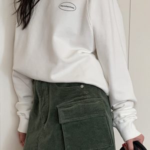 Women's Basic Small Print Round Neck Sweatshirt - Long Sleeve Loose Fit, Versatile White Top for Spring and Summer Fashion