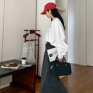 Women's Basic Small Print Round Neck Sweatshirt - Long Sleeve Loose Fit, Versatile White Top for Spring and Summer Fashion