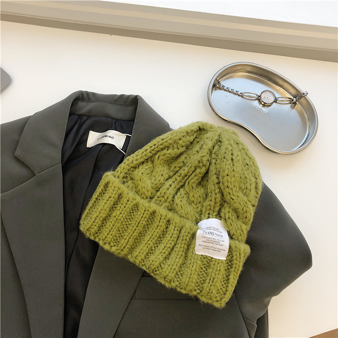Women's Candy-Colored Thick Yarn Cable Knit Hat - Warm Ear Protection for Autumn & Winter, Versatile Fashion Accessory