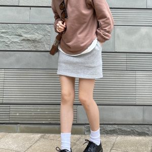 Women's Classic Round Neck Pullover Top - Versatile Coffee Color, Long Sleeve, Age-Reducing Lazy Style for Early Autumn