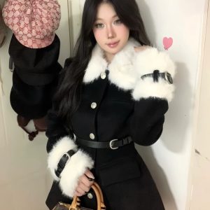 Women's College Style Short Woolen Coat with Waist-Cinching Design and Fur Collar for Autumn and Winter Fashion