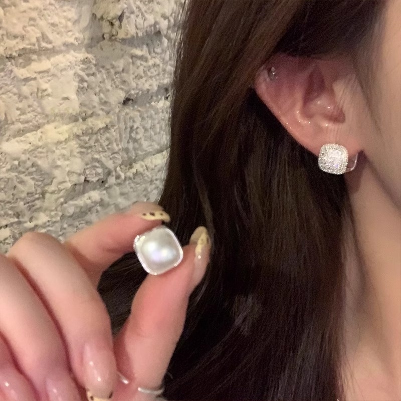 Women's Double-Sided Ear Clips and Studs - High-End Fashion Earrings for a Chic Look