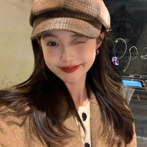 Women's Duckbill Beret Hat - Octagonal Newsboy Cap for Winter 2023 - Face-Slimming Painter Style