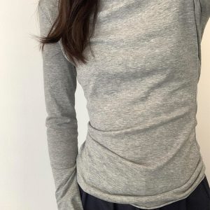 Women's Gray Slim Fit Cropped T-Shirt - Round Neck, Long Sleeve, Summer Style, Trendy Casual Top