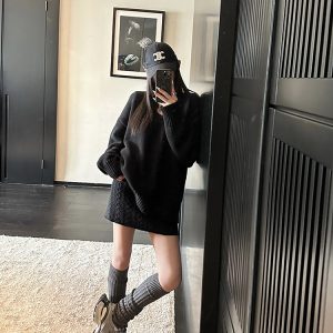 Women's Retro Twisted Knit Short Skirt - Comfortable Soft Half Skirt for Spring and Winter Fashion