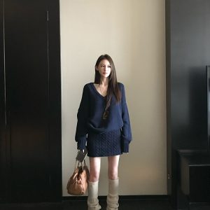 Women's Retro Twisted Knit Short Skirt - Comfortable Soft Half Skirt for Spring and Winter Fashion
