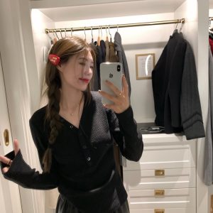 Women's Ribbed Winter Layering Top - Sexy and Cute Comfortable Design for a Cozy 90s-Inspired Look