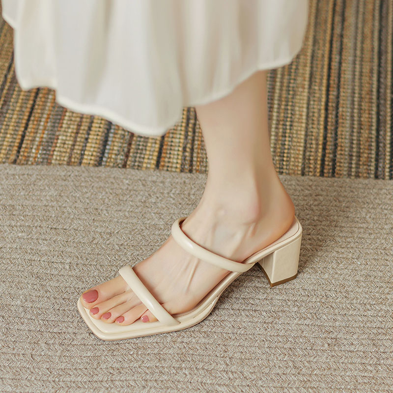 Women's Summer Chunky Heel French Minimalist Half-Drag Sandals - Low-Heeled Outdoor Footwear for Petite Style 2024