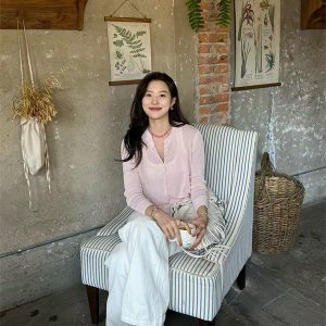 Women's Summer Elegant Cardigan - High-End Sun Protection with Twisted Flower Placket and Round Neck Design
