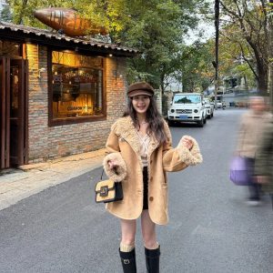 Women's Two-Sided Fur-Lined Motorcycle Coat, Winter 2024 Trend, Loose Fit Thick Lamb Wool Jacket