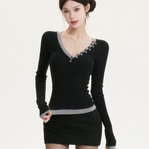 Women's Vintage Slim Fit V-Neck Spliced Thin Knit Sweater - Chic High Design Fashion Top
