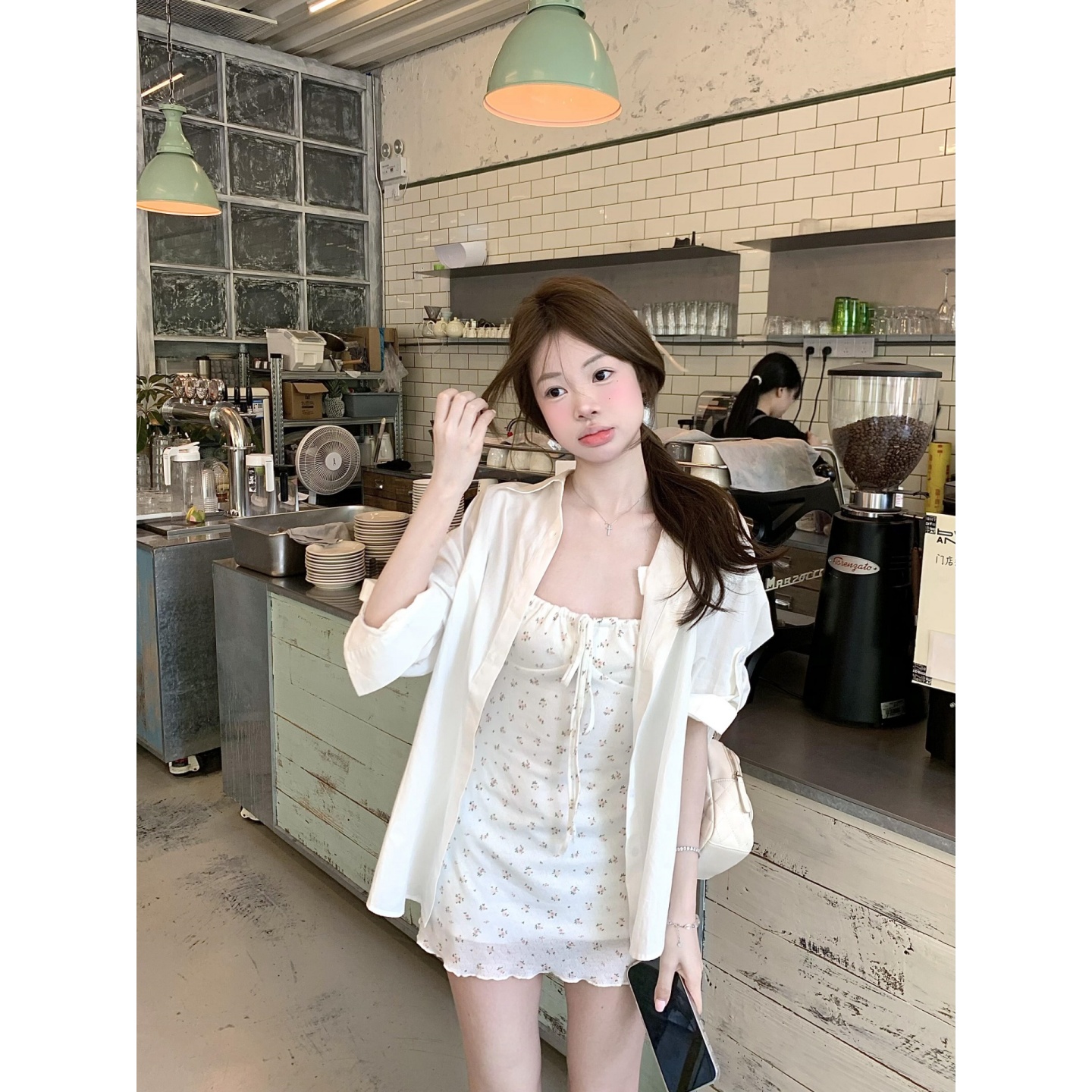 Women's White Collar Linen Sun Protection Shirt - Casual Loose Slimming Mid-Sleeve Top for Summer Style