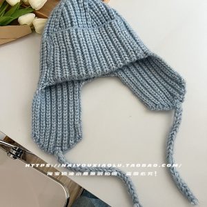 Women's Winter Korean Warm Thick Wool Ear-Flap Flying Hat, Cold-Resistant Knitted Lei Feng Style with Face-Shaping Design