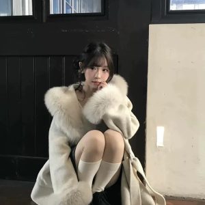 Women's Winter Wool Coat with Faux Fox Fur Hood, Stylish Design, Warm Fleece Cuffs, Cozy Outerwear for Cold Weather