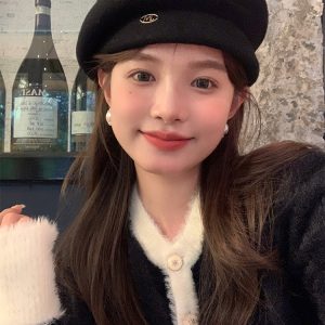 Wool Beret for Women - Autumn Winter Style, Large Head Circumference, Painter's Hat, Face-Slimming Trendy Design